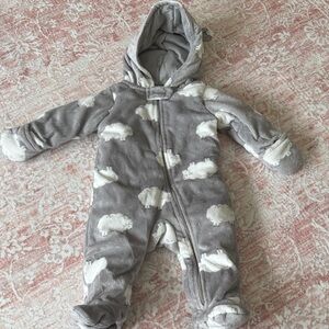 Baby’s thick winter suit